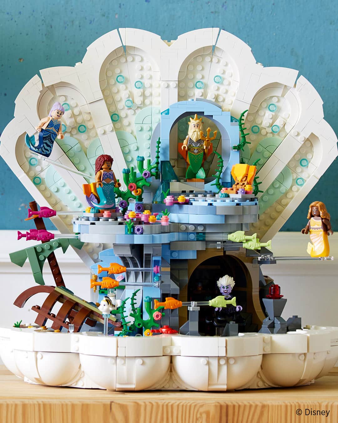 LEGOさんのインスタグラム写真 - (LEGOInstagram)「Exploring the Little Mermaid Royal Clamshell will go swimmingly when done together with friends 🧜‍♀‍️🌊  #LEGO #LEGOPrincess #Disney」5月2日 23時00分 - lego