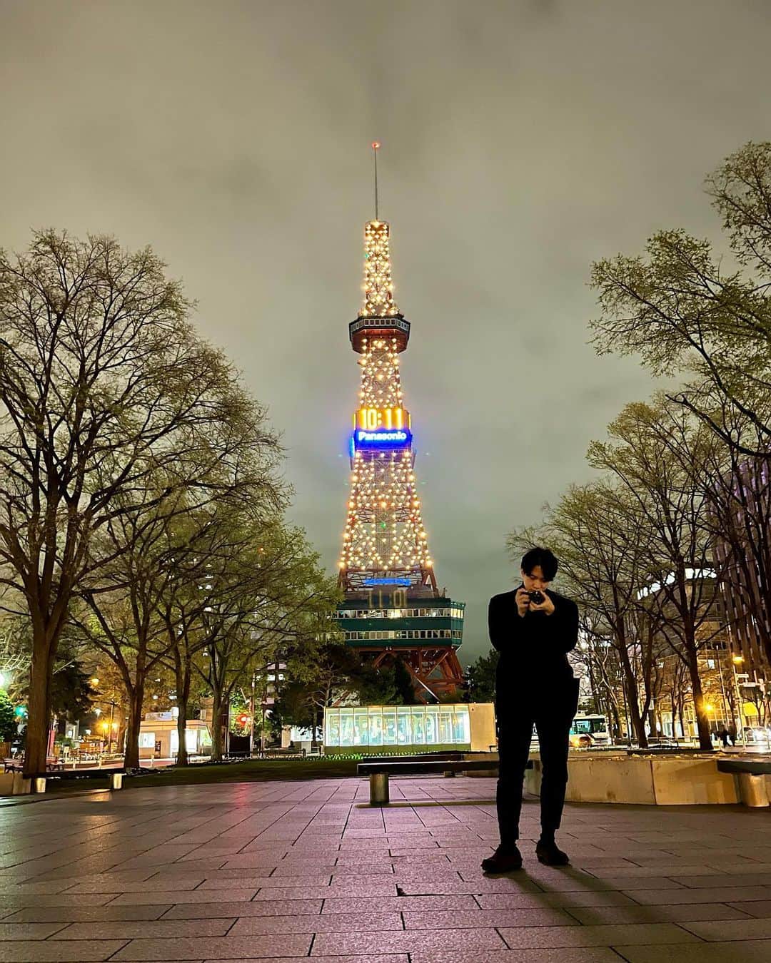 鎌田詩温のインスタグラム：「久しぶりの札幌でした🗼  　  #札幌 #sapporo #大通公園 #テレビ塔 #1013」