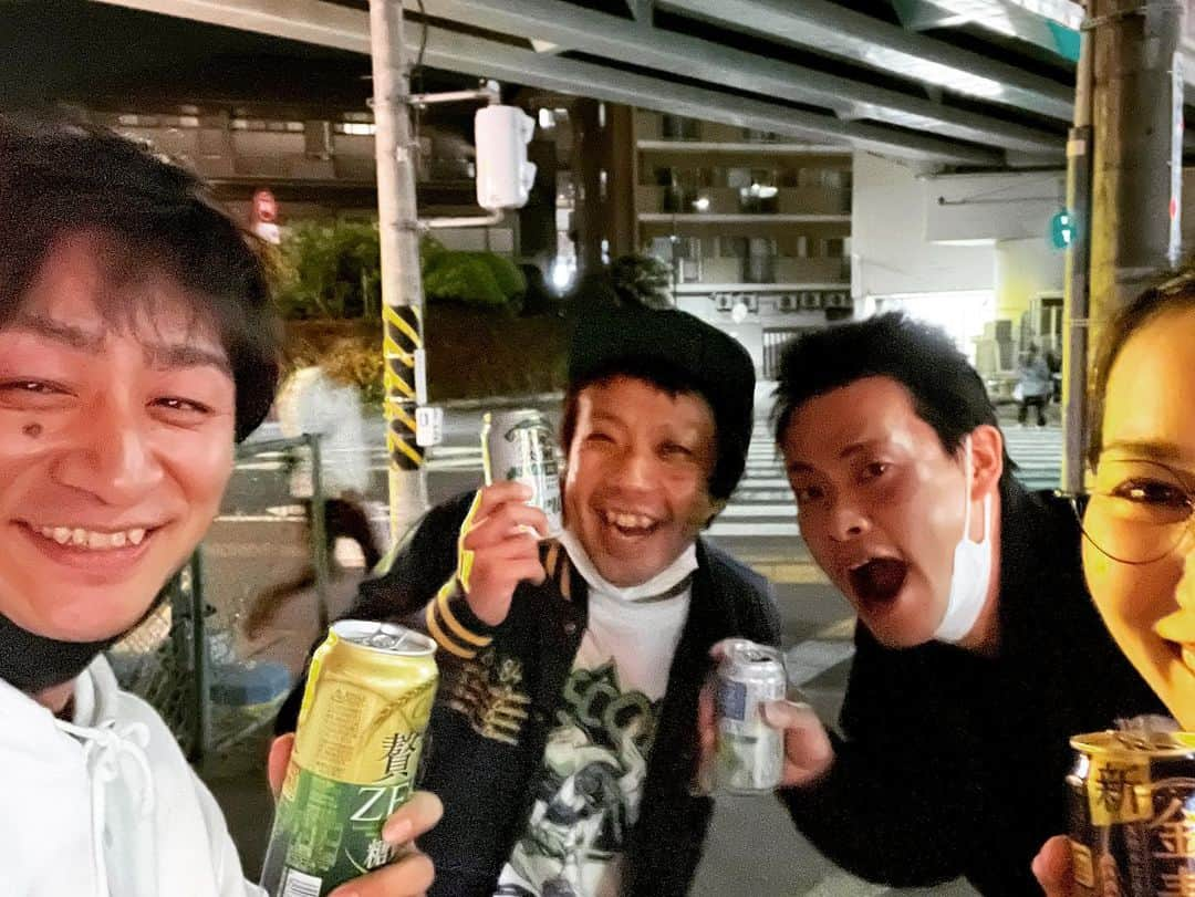 Gたかしさんのインスタグラム写真 - (GたかしInstagram)「ものまねグランプリ、ご視聴ありがとうございました‼︎ 帰りにや団の本間くんとねんねんとゆず姉と🍺✨」5月2日 23時05分 - g_takashi.kinkin