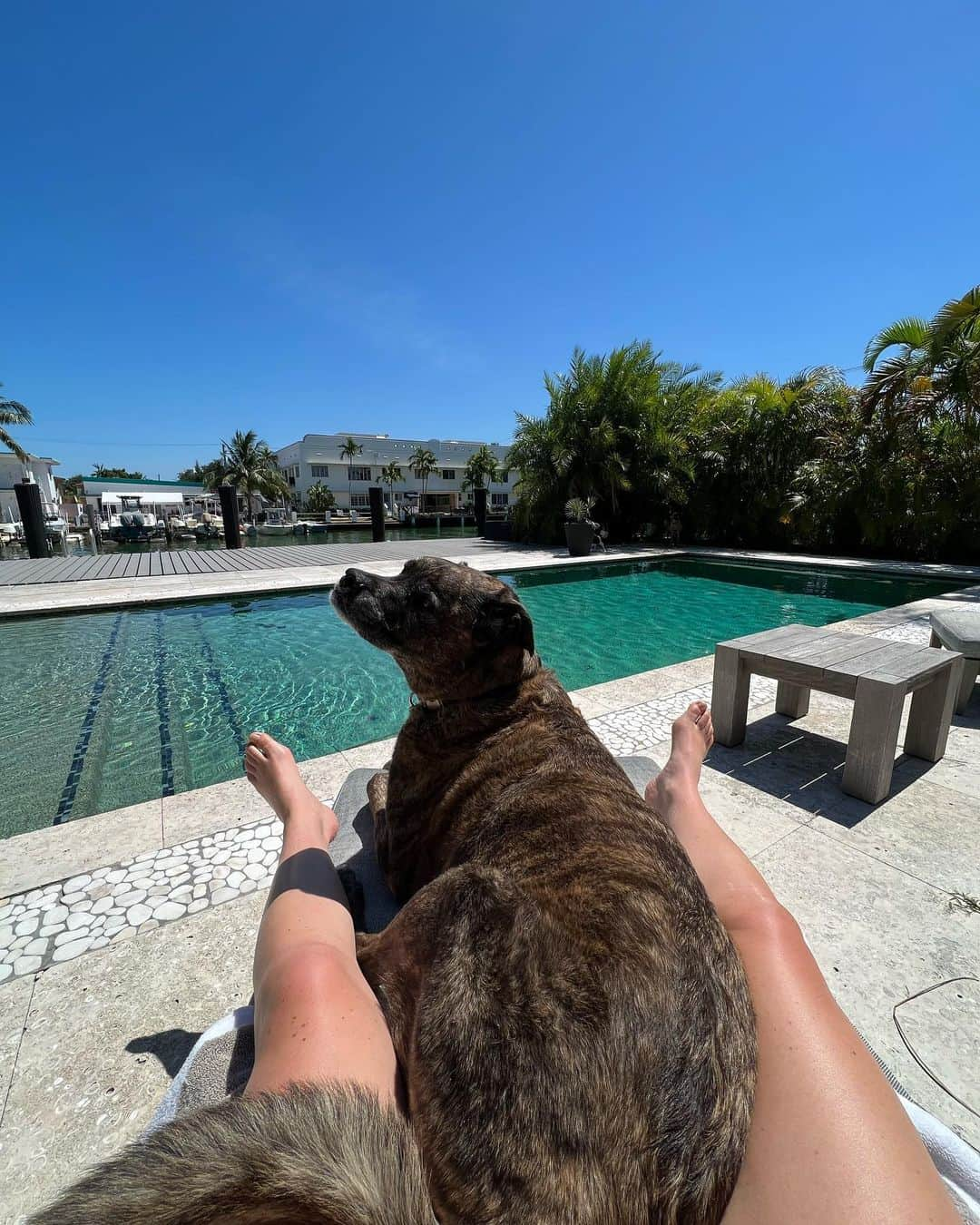 リンゼイ・ボンさんのインスタグラム写真 - (リンゼイ・ボンInstagram)「Gonna have some interesting tan lines 🤣   #familytime」5月2日 23時08分 - lindseyvonn