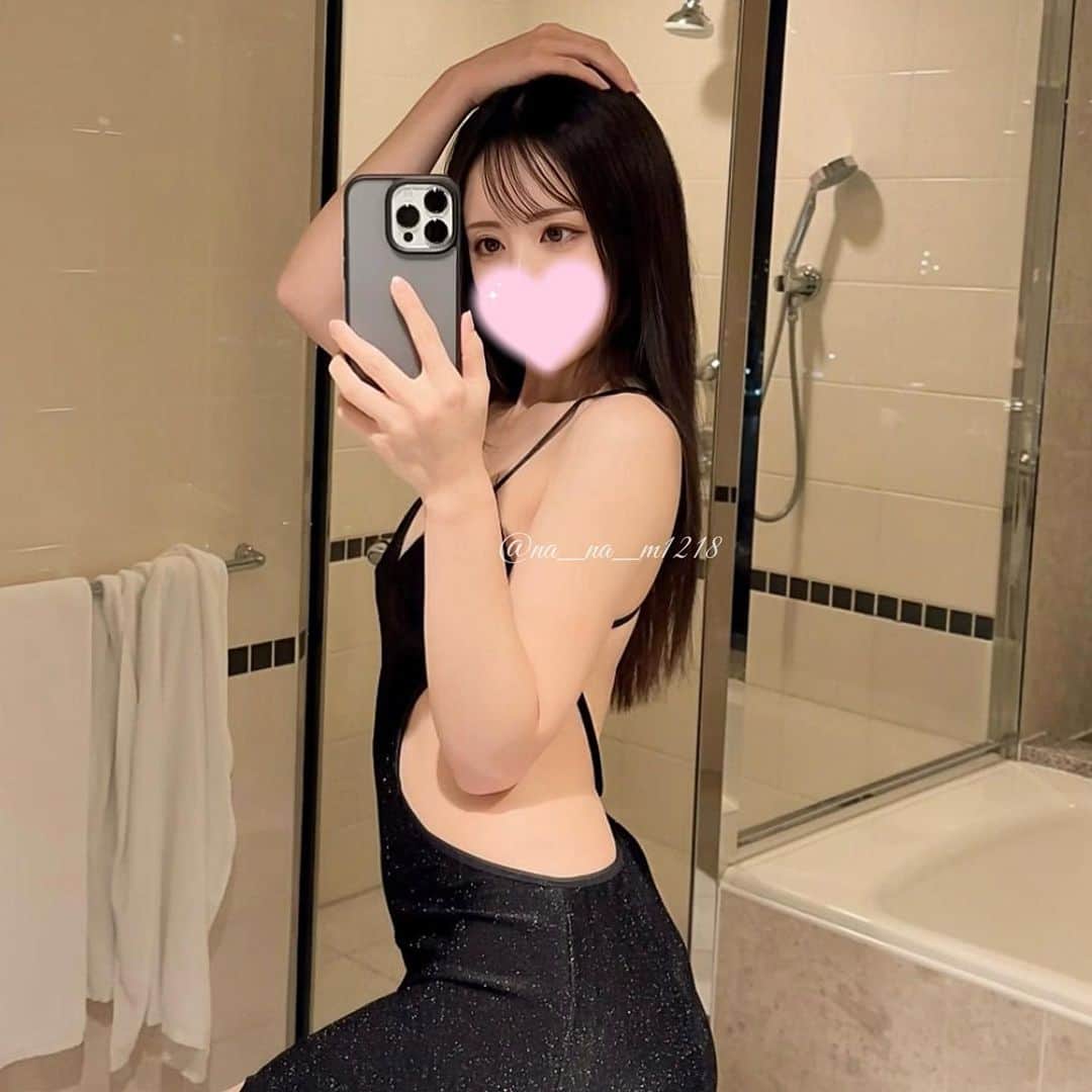 奔放なナナのインスタグラム：「ちらっ👀  #selfie」