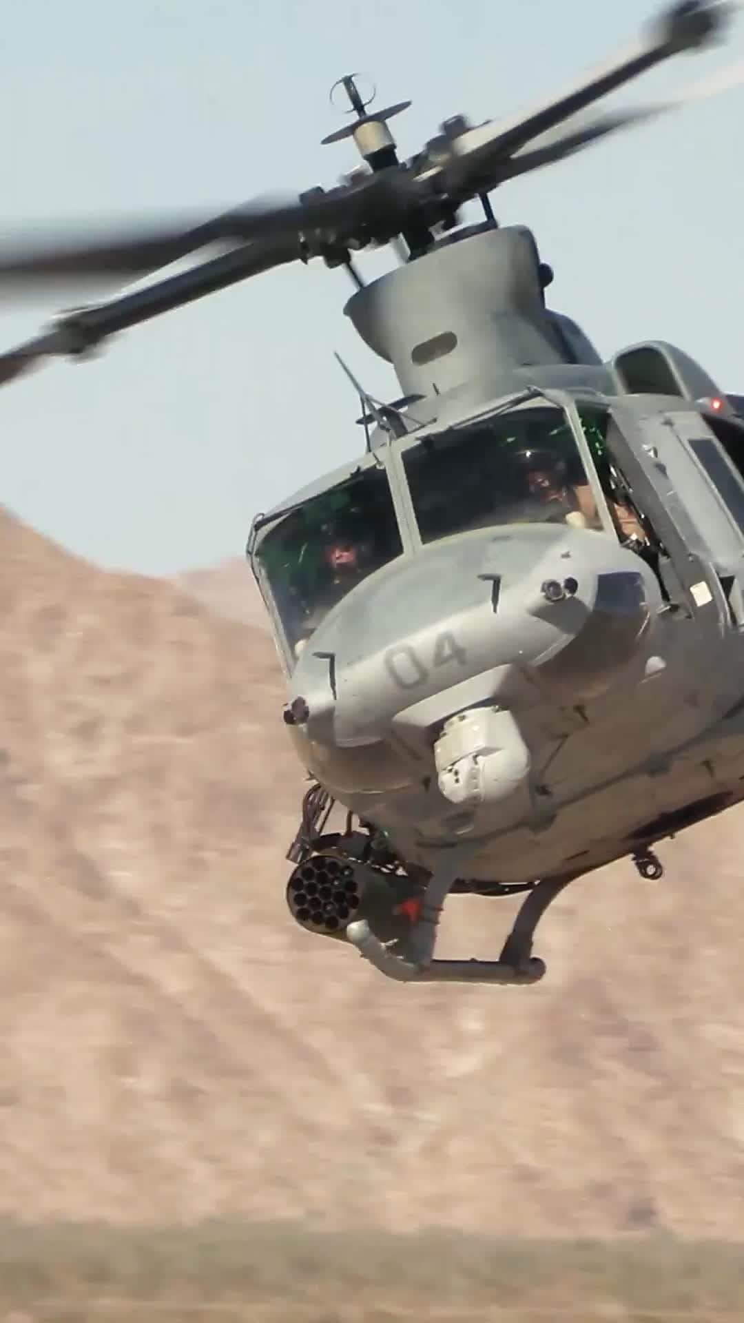 アメリカ海兵隊のインスタグラム：「Won’t Back Down💪  📍Marine Corps Air Station Yuma, Arizona. (March 31 - April 22, 2023)  #Marines and other service members assigned to @MAWTS_1 participated in extraction tactics, aerial deliveries and air assaults, battle drills, simulated embassy landing operations and close air support training during Weapons and Tactics Instructor course 2-23.  #WTI course is a seven-week training event hosted by #MAWTS1 supporting #MarineAviation.  #USMC #JointForce #Military」