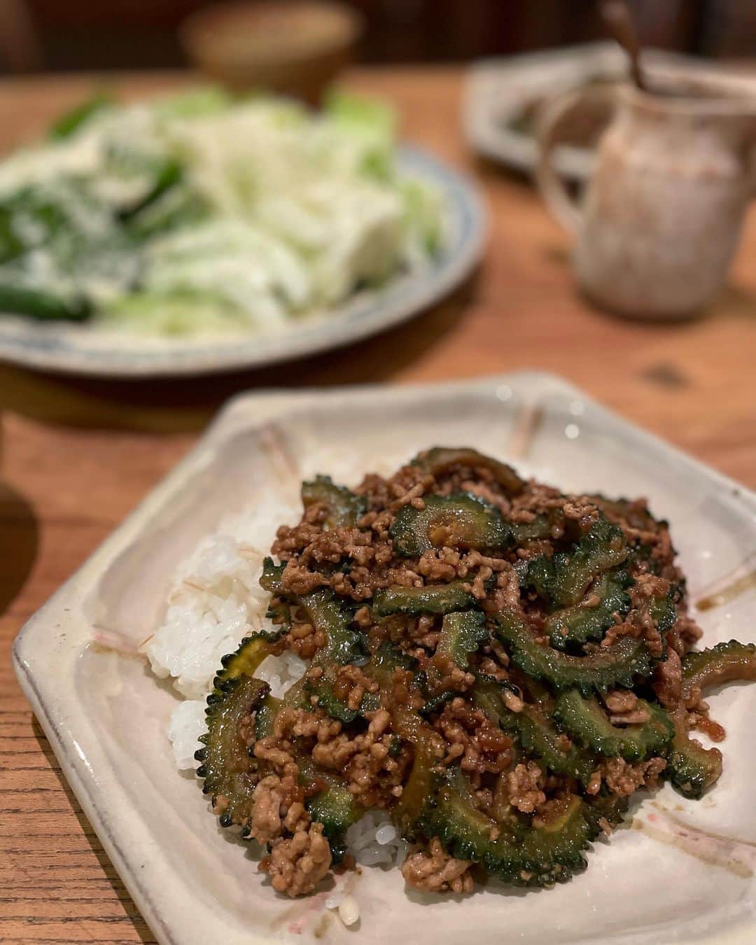 黄川田としえのインスタグラム：「ゴーヤとひき肉のそぼろをご飯に乗せて。  試作なので作り方はまたお知らせしまーす。  #tottogohan  #tottoの夏ごはん #おうちごはん」