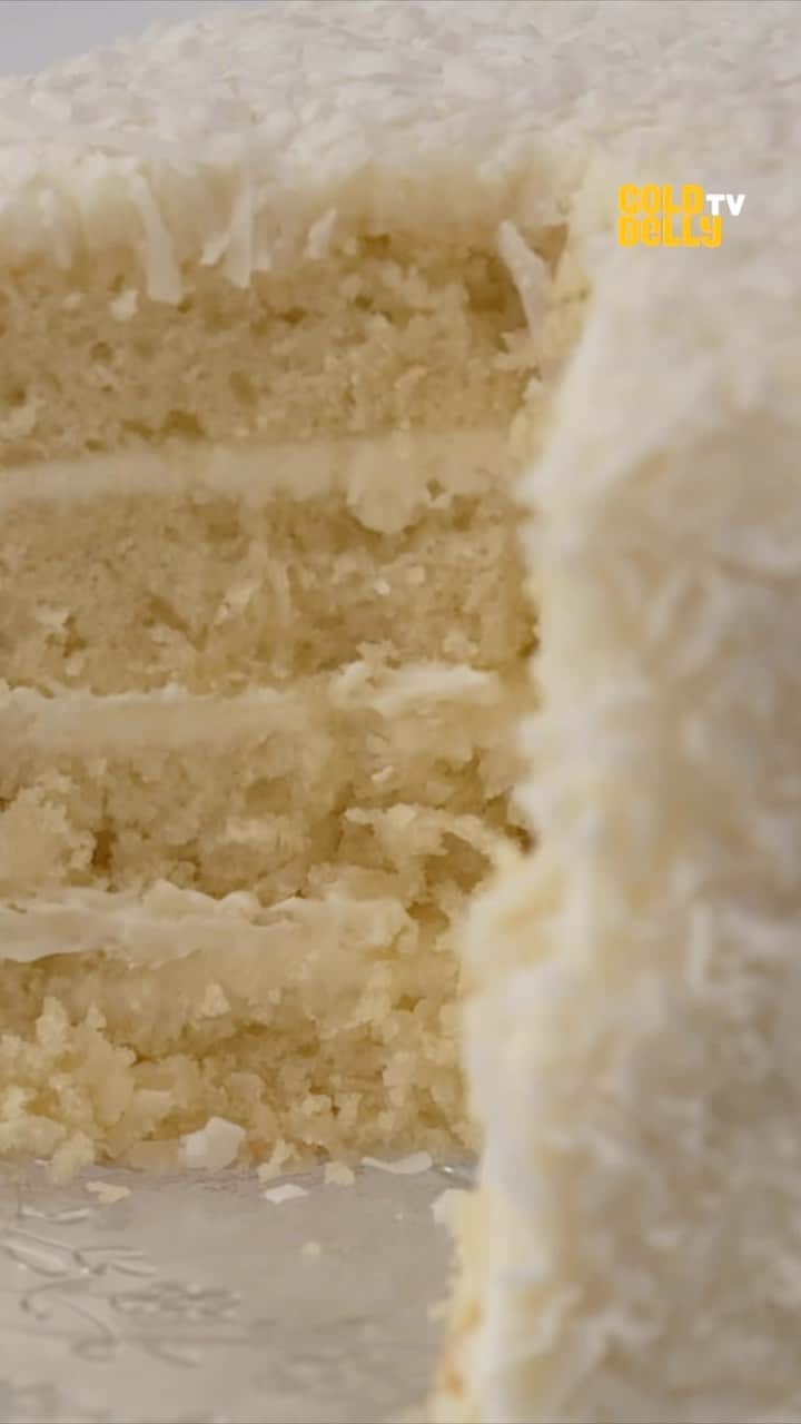 アイナ・ガーテンのインスタグラム：「Mother’s Day is just around the corner! Show your love by baking her my iconic Coconut Cake, (recipe link in profile), or save yourself the trouble and order a Coconut Cake in the next 5 days via @goldbelly so that it arrives before her special day!」