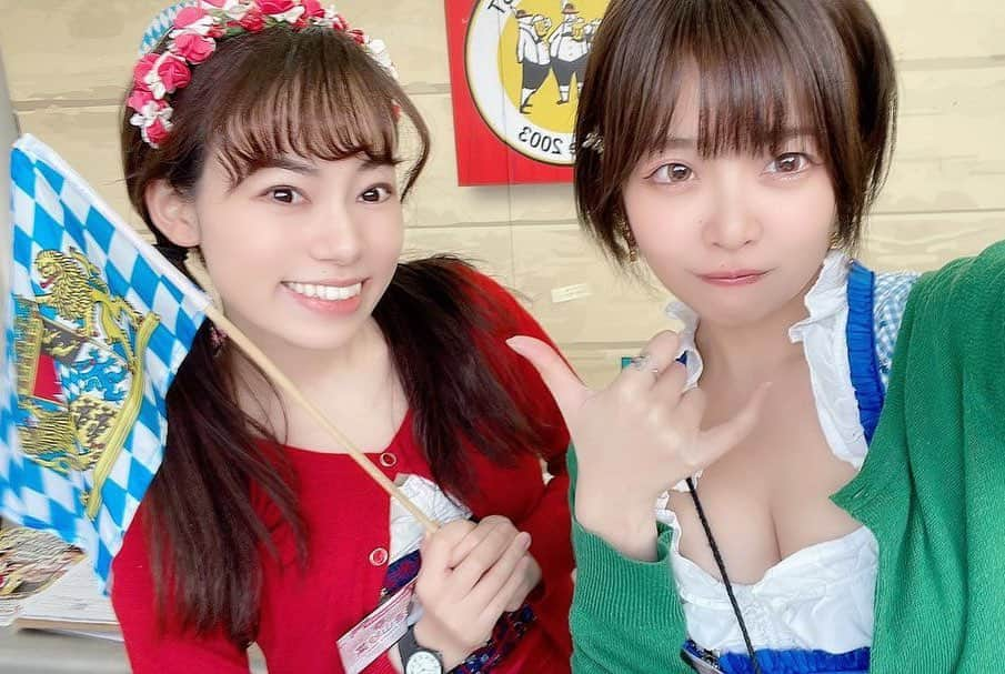 矢内井玲奈のインスタグラム：「オクトーバーフェストお台場🍺 ラスト出勤日ありがとうございました！  会いに来てくださった方々✨ そして会場で初めて私を知ってくださった皆さんのおかげで楽しい4日間でした❣️  投票やビールの購入ほんとにありがとう☺️💓 次は5/19〜日比谷会場で待ってます🍻  仲良し関西弁コンビ井上なつきちゃんと！  #オクトーバーフェスト #オクトーバーガール #お台場 #ディアンドル #ビール女子 #beer #prost #nobeernolife」