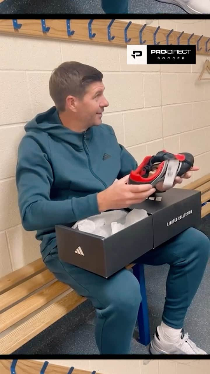 スティーヴン・ジェラードのインスタグラム：「👀 @stevengerrard unboxes the Pro:Direct Soccer 25th Anniversary x adidas Predator Accelerator 🔥 Dropping exclusively on 04/05/2023 in The World’s Largest Bootroom 📲 - #ProDirect #adidas #adidasPredator #LFC #gifted」