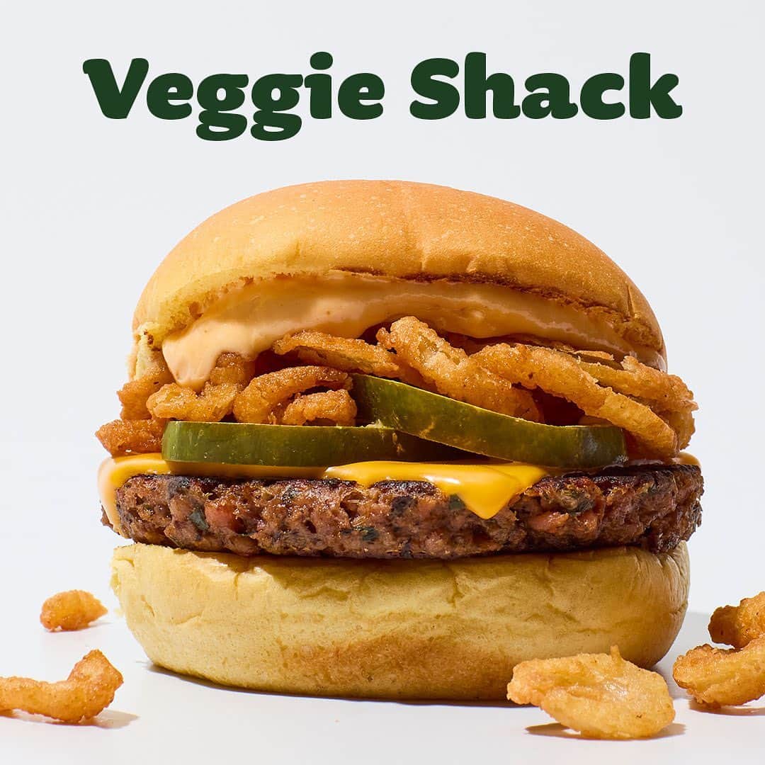 SHAKE SHACKさんのインスタグラム写真 - (SHAKE SHACKInstagram)「The Veggie Shack is here!   ...And it's packed with mushrooms, sweet potatoes, carrots, farro, and quinoa, and topped with American cheese, crispy onions, pickles and ShackSauce.   Shack App users can get it first—from now 'til Friday!」5月3日 0時12分 - shakeshack