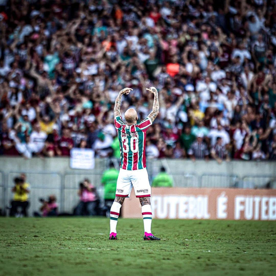 フェリペ・メロさんのインスタグラム写真 - (フェリペ・メロInstagram)「Glórias a Deus, Vitória Fluminense!! #obrigadoJesus #Fluminense 💚❤️🦁🇭🇺」5月3日 12時01分 - felipemelo