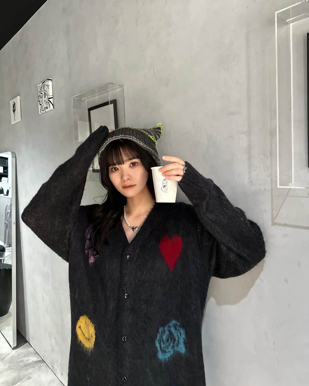 のインスタグラム：「. ねこみみ🐱 ( @needles.jp )のカーディガン 一応、ユニセックスやねんけど 女の子着てるのあんまり見かけへんから 被らんの嬉しい◎ . . #오오티 #패션 #맞팔 #일상 #데일리룩 #撮影#model#モデル #salonmodel #撮影モデル#おしゃれさんと繋がりたい #オシャレさんと繋がりたい #撮影依頼受付中#関西サロンモデル#関東サロンモデル #ポートレート #被写体モデル #自撮り女子 #大阪サロンモデル #大阪サロモ #黒髪女子 #흑발 #黑发 #머리 #ニードルズ #needles #カーディガン #needlesjapan #ニードルズ女子」