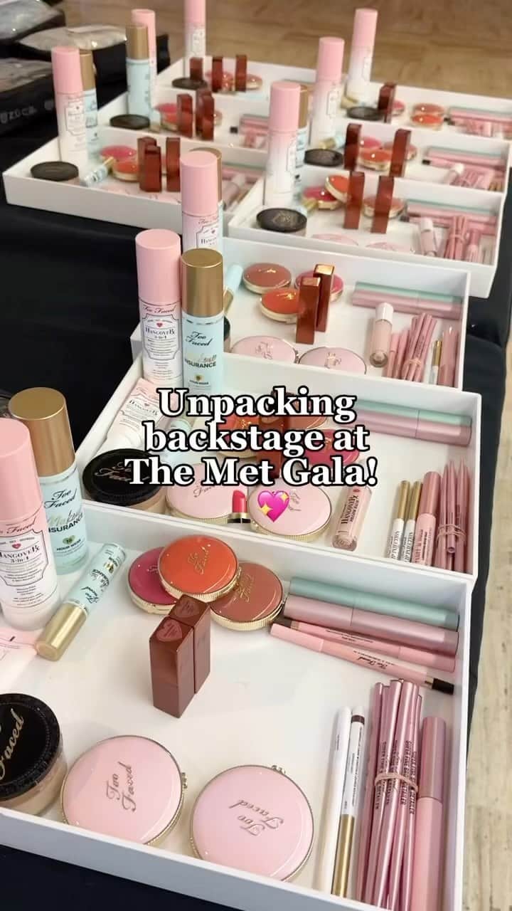 Too Facedのインスタグラム：「Some of our makeup essentials for our artists backstage at the #MetGala 😍✨ Spot any of your favorite #toofaced products!? 👀 #metgala2023 #tfcrueltyfree」