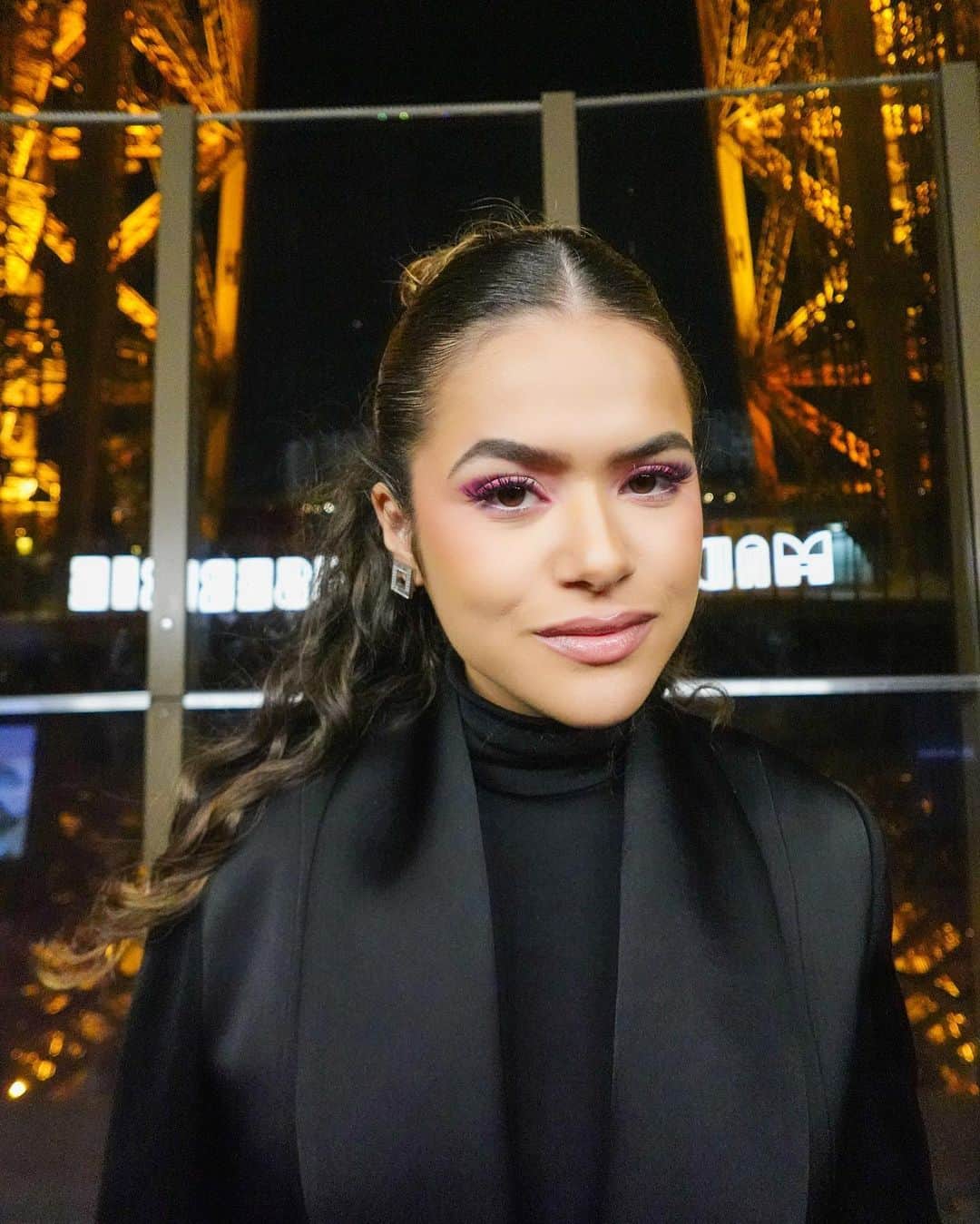 Maisa Silvaのインスタグラム：「Bonsoir Paris e boa noite Brasil!!!  🇫🇷 🫶🏼🇧🇷 Pronta pra viver dias inesquecíveis nessa cidade tão importante pra mim, junto de @salonlinebrasil #SalonLineInParis」