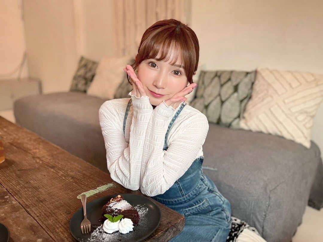 小島みなみのグルメインスタ