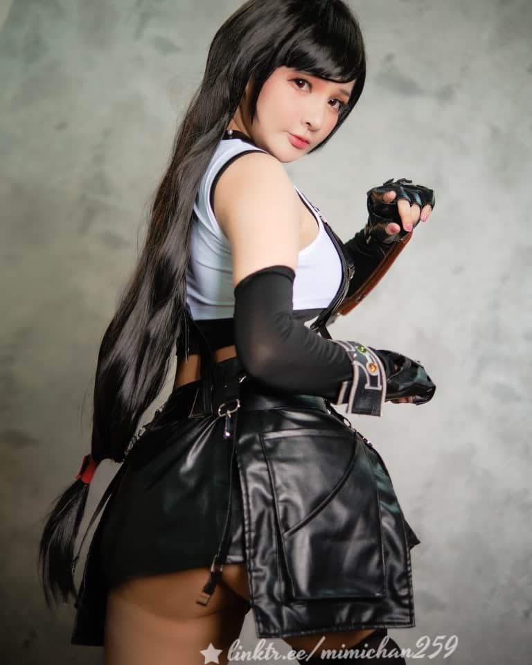 ミミちゃんさんのインスタグラム写真 - (ミミちゃんInstagram)「Celebrating Tifa's birthday 🎂. 1 like= 1 hug for Tifa 💕 Set is available on Gumr@0d #tifalockhartcosplay #finalfantasy7remake」5月3日 11時30分 - mimichan.259