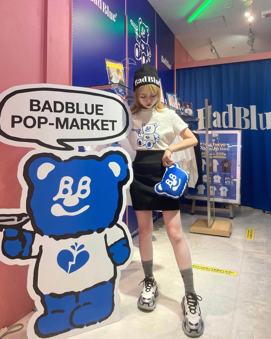 エリンコさんのインスタグラム写真 - (エリンコInstagram)「🐻‍❄️💙 . 韓国で大人気のブランド @badblue_badblue 💙 . kpopアイドルちゃん達が着ていて とっても可愛いすぎて🥹 世界観もストーリーも最高🔫🧸 . @imadamarket でイベントしてるから ぜひ行ってみてー♡ クッションも欲しかった🥹🥹🥹 . #badblue #韓国 #韓国ファッション #kpop好きな人と繋がりたい #kpopfashion #nj #y2kファッション #y2k #渋谷 #东京 #时尚潮流 #可爱的 #えりんコーデ #えりんこヘアアレンジ」5月3日 11時30分 - erinko0315