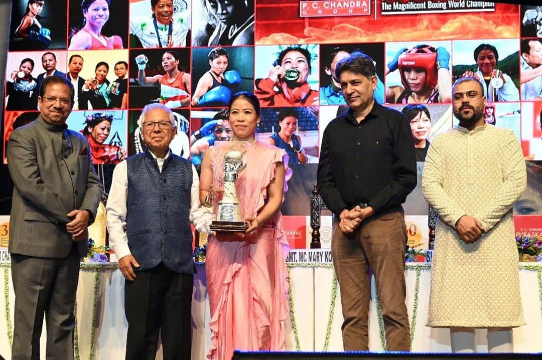 Mary Komさんのインスタグラム写真 - (Mary KomInstagram)「I am so honoured to received P C Chandra Puraskar Award 2023. Dress courtesy @_styleera_」5月3日 11時55分 - mcmary.kom