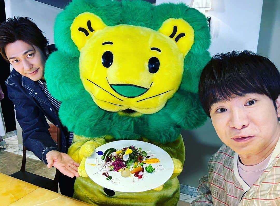 濱口優さんのインスタグラム写真 - (濱口優Instagram)「#ぽかぽか #肉食さんぽ #速水もこみち　さん #もこちゃん #ライオンちゃん」5月3日 11時57分 - hamaguchi_masaru