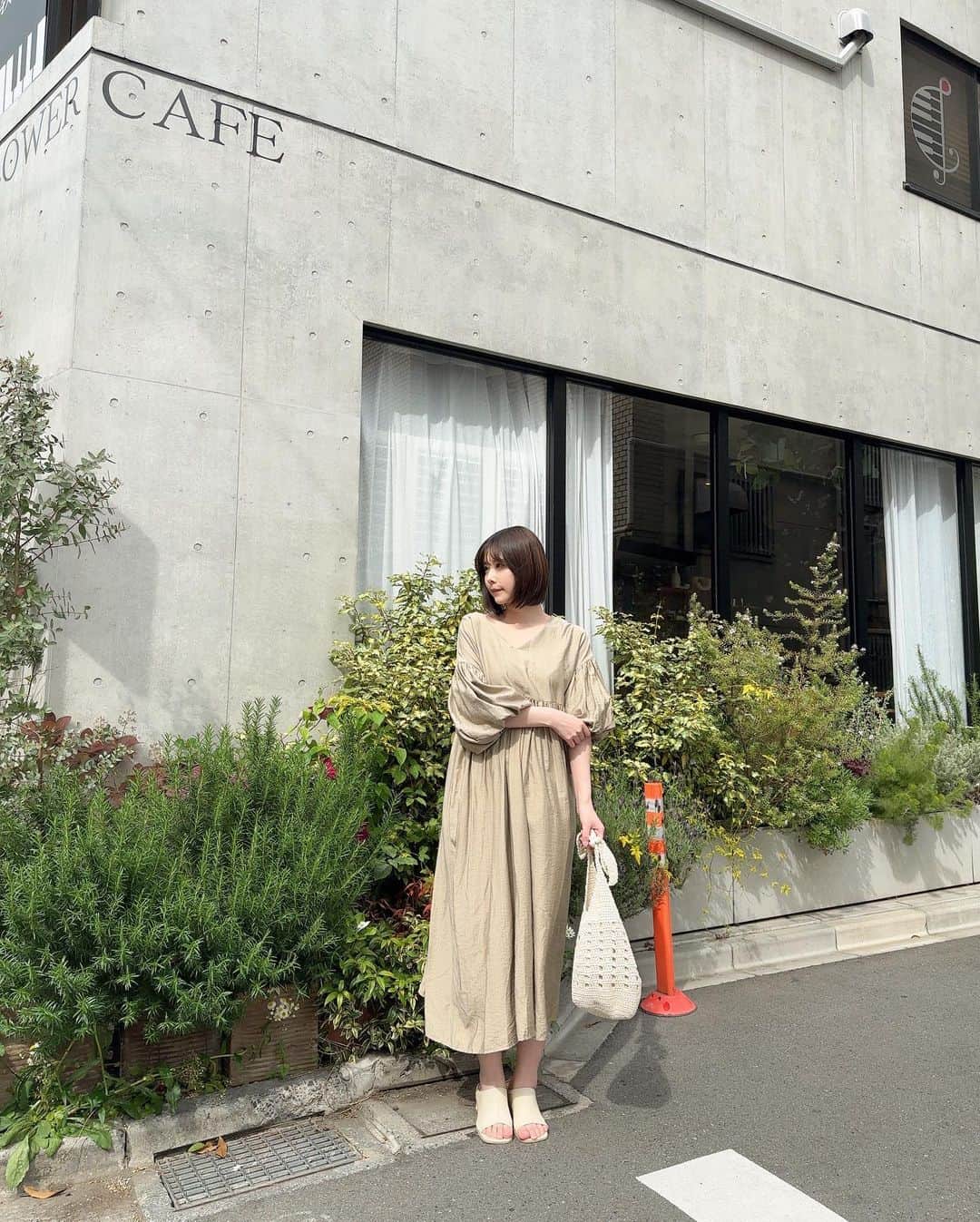 有村藍里さんのインスタグラム写真 - (有村藍里Instagram)「溶けても可愛い☁️ お花屋さんの素敵なカフェ☕️ @marronpapier_jp」5月3日 3時03分 - arimuraairi