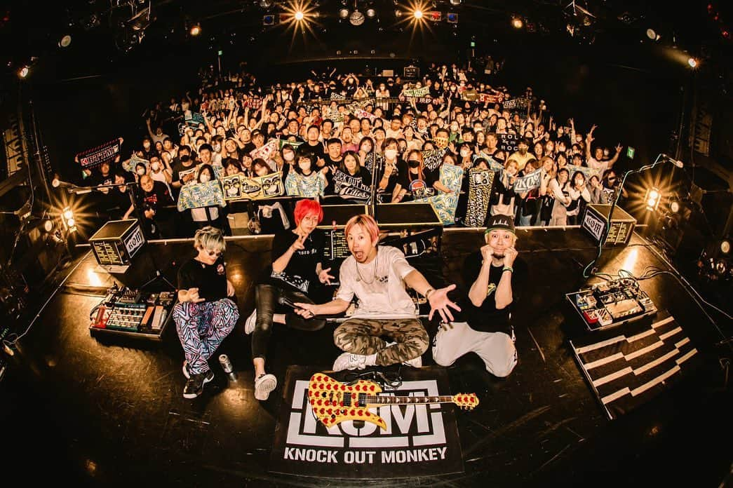 dEnkAさんのインスタグラム写真 - (dEnkAInstagram)「Thank you, Osaka❤️‍🔥 Thank you, 7 cities🖐️🤘 Get you😘」5月3日 3時16分 - denka69er