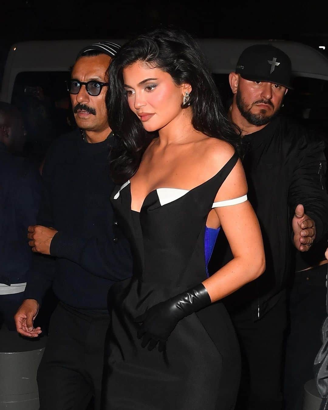 Just Jaredさんのインスタグラム写真 - (Just JaredInstagram)「Kylie Jenner changed into her second look of the night while attending a Met Gala after party! Lots more after party pics on JustJared.com. #KylieJenner #MetGala #MetGala2023 Photos: Backgrid」5月3日 3時43分 - justjared