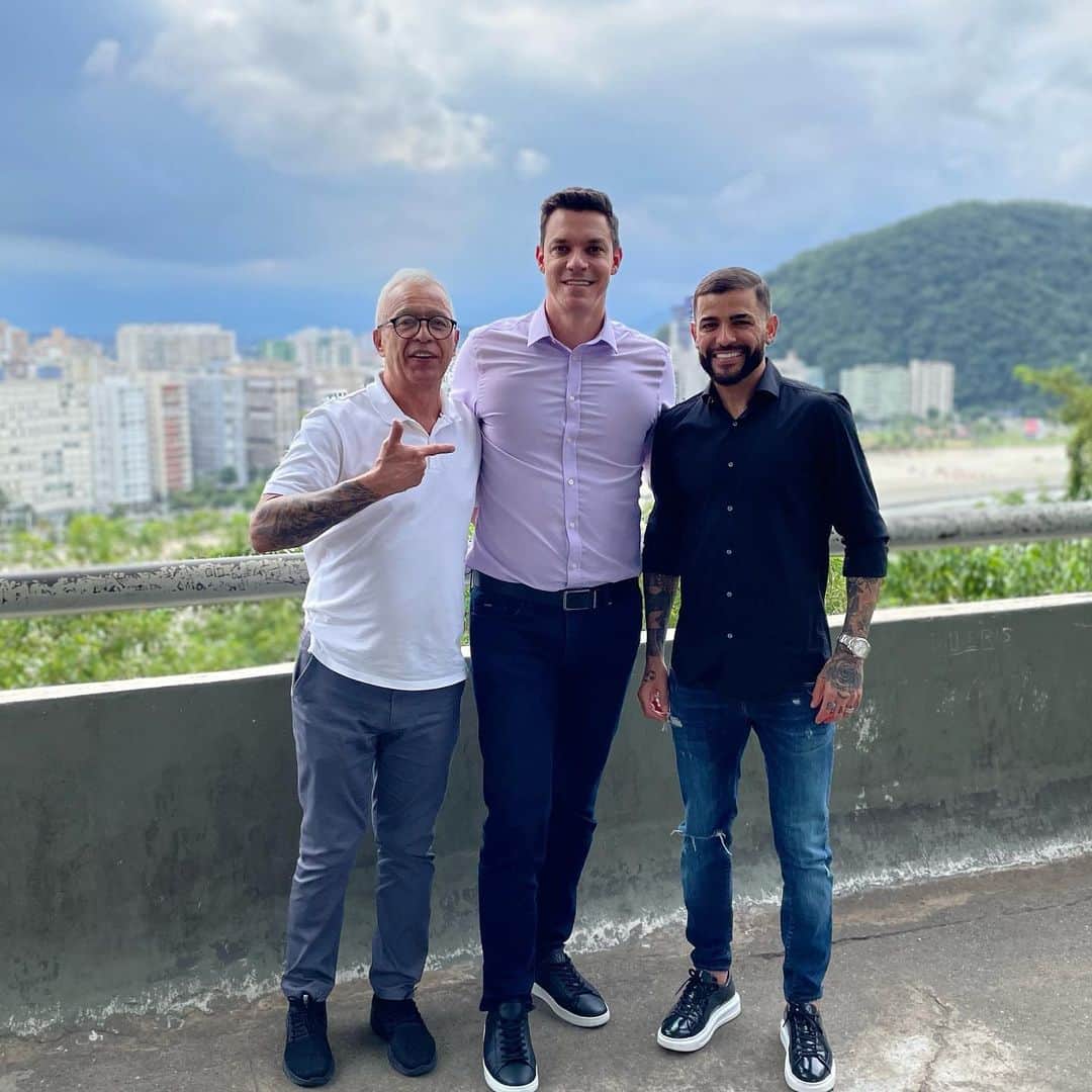 のインスタグラム：「Almoço com os amigos e parceiros da  @velop4 e nosso time de sempre @romasportoficial ✅」