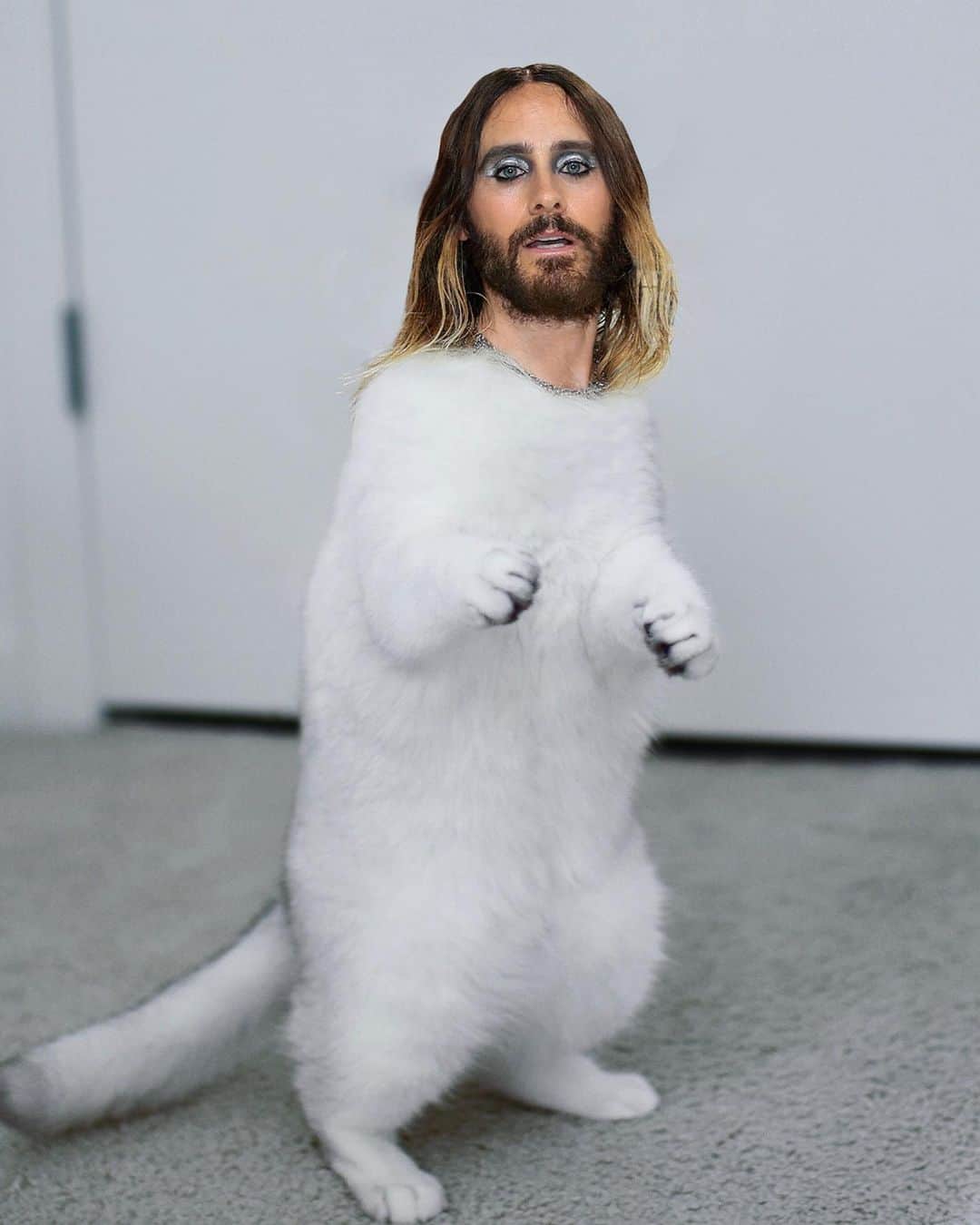 コビーのインスタグラム：「Plot twist: I’m actually @jaredleto #metgala」