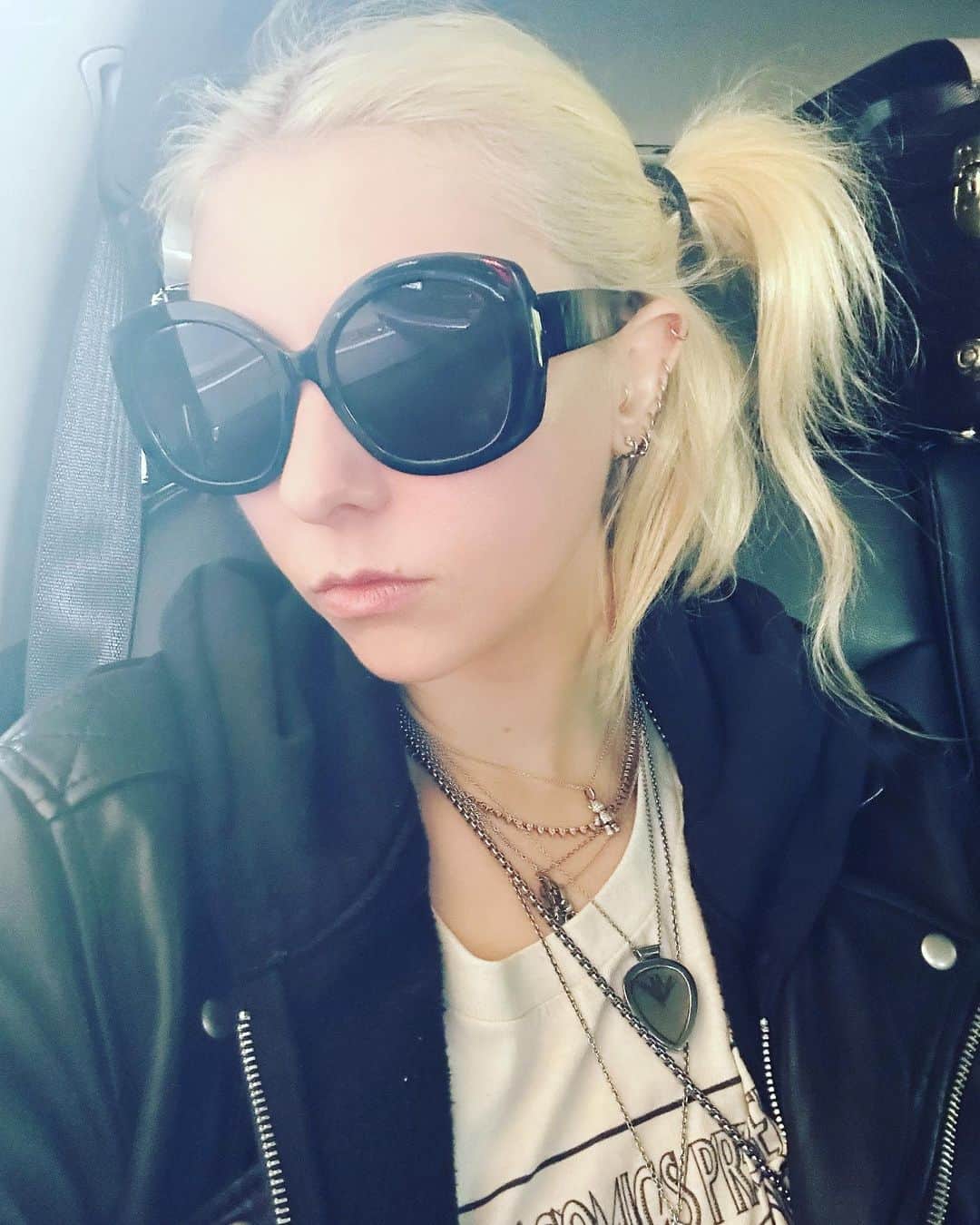 テイラー・モンセンのインスタグラム：「On my way…」