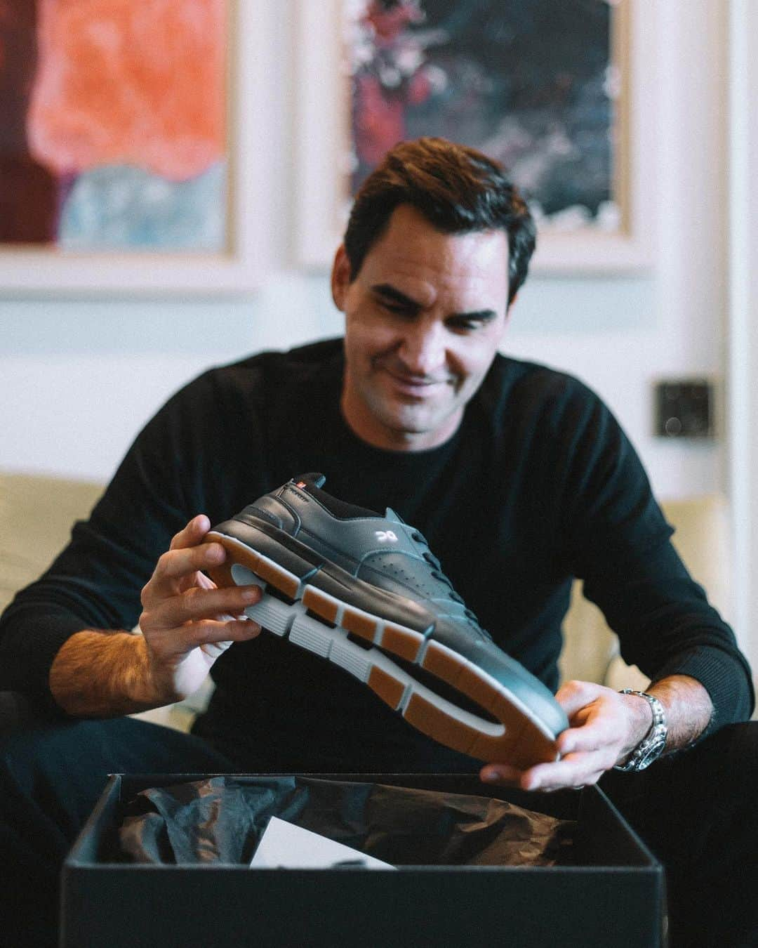 ロジャー・フェデラーさんのインスタグラム写真 - (ロジャー・フェデラーInstagram)「THE ROGER Clubhouse, now Met Gala afterparty approved. ✅ @rogerfederer rocking his custom pair to hit up the dance floor.」5月3日 4時15分 - rogerfederer