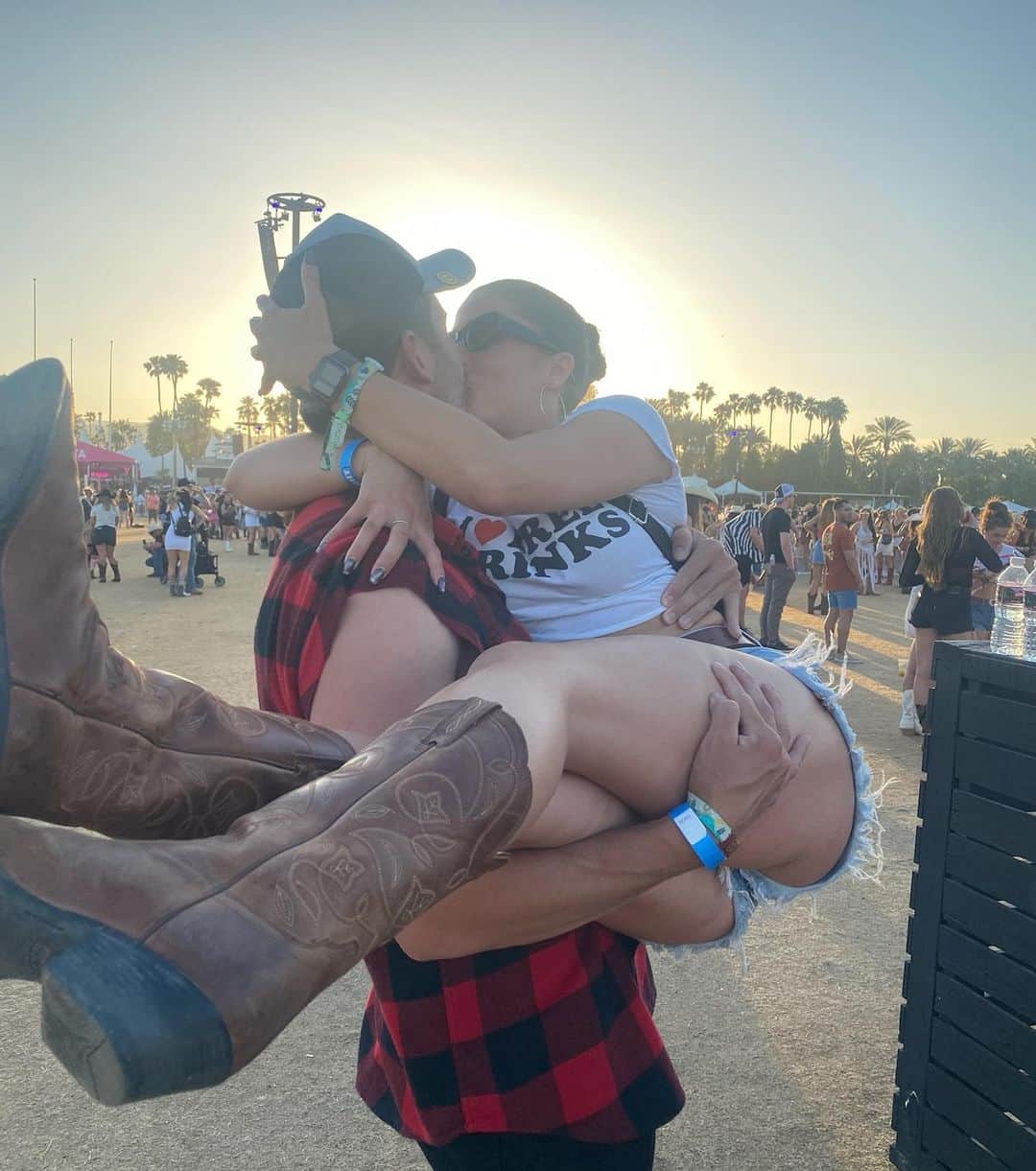 ジャック・レイ・パイルズのインスタグラム：「saved the best weekend in the desert for last 🫶🏼 now can I get a Yeeee-Hawwww🤠🤠」