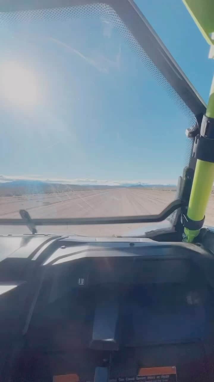 ストーン・コールド・スティーブ・オースチンのインスタグラム：「Cruising the desert.  📸 @jwaldaias   Zack Wylde and Black Label Society House of Doom」