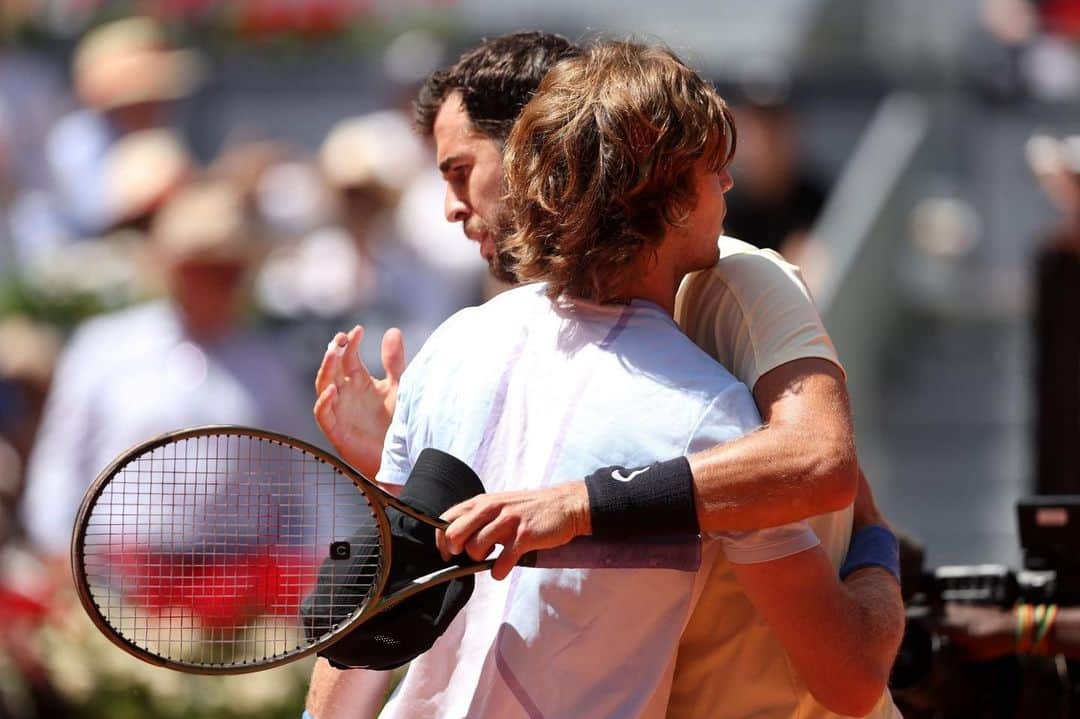 カレン・ハチャノフのインスタグラム：「Great friends outside - rivals inside the court today! @andreyrublev 🤝 Quarterfinals tomorrow🧡 Vamos Madrid !! @mutuamadridopen」