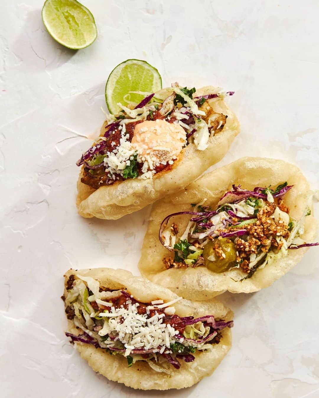 クリッシー・テイゲンさんのインスタグラム写真 - (クリッシー・テイゲンInstagram)「Ready for Cinco de Mayo? 🌮 While we never need an excuse to saddle up to a fat marg and a bottomless bowl of chips, we’ll take one!  We’ve rounded up some of our favorite Mexican-inspired recipes that are sure to be a hit at any party:  Left to right 👉 ✨ Cheesy Guacamole ✨ Elote-Style Grilled Vegetable Dip ✨ Spicy Jalapeño Margarita ✨ Bar Amá's Puffy Tacos  Recipes at the link in bio.」5月3日 5時26分 - cravingsbychrissyteigen