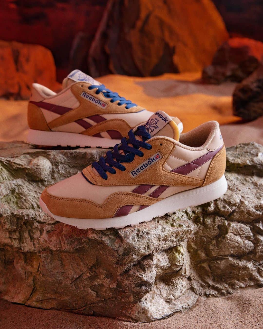 Reebokさんのインスタグラム写真 - (ReebokInstagram)「new from @reebok, available exclusively at @pacsun: the tan classic nylon shoe, inspired by reebok’s heritage, is now available at the link in bio. #pacexclusive」5月3日 5時27分 - reebok