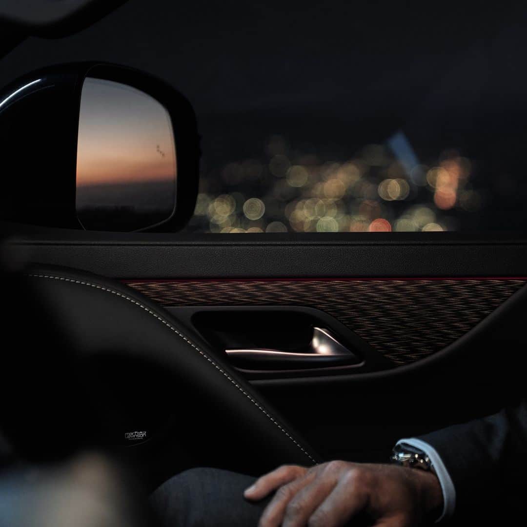 Lexus USAさんのインスタグラム写真 - (Lexus USAInstagram)「Power and presence at every angle. #LexusLX」5月3日 5時41分 - lexususa