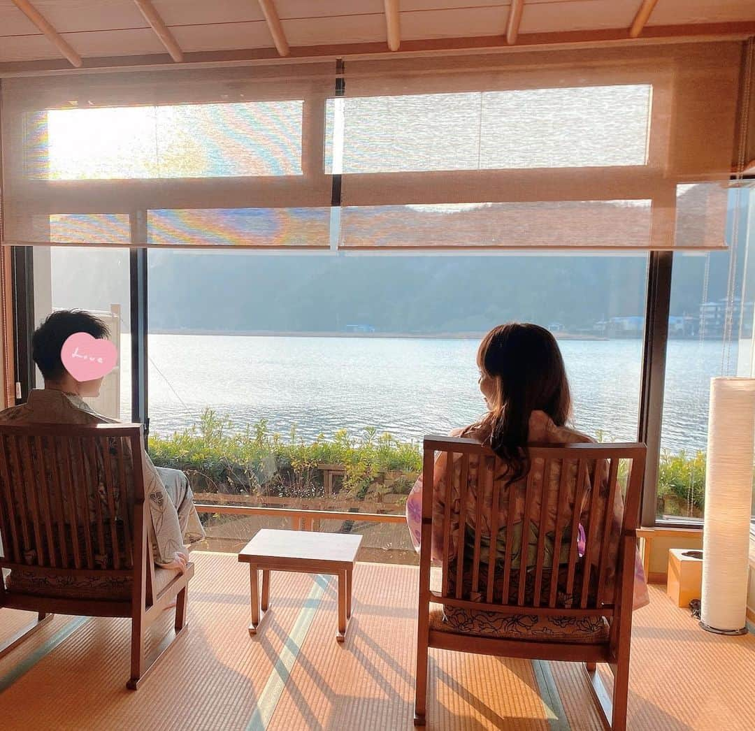 澤野井香里さんのインスタグラム写真 - (澤野井香里Instagram)「ゆっくりしに温泉へ＾＾♨️ @ginka_kinosaki   慌ただしい日常からエスケープして、目の前に広がる円山川にとっても癒されてのんびり♪  夜は蟹🦀と香澄鶴🍶の組み合わせが最高♡ Mが食べさせて、焼いてもくれた😆  結婚41周年を迎える両親のお祝いに一緒に来てて、 老後も夫婦仲良く時間があれば旅行に行って自由を満喫してる両親は理想の姿💕  #ks_23✨ #ks_hyogo✨ #兵庫 #城崎 #城崎温泉 #城崎温泉旅行 #円山川 #銀花」5月3日 6時01分 - kaori_sawanoi