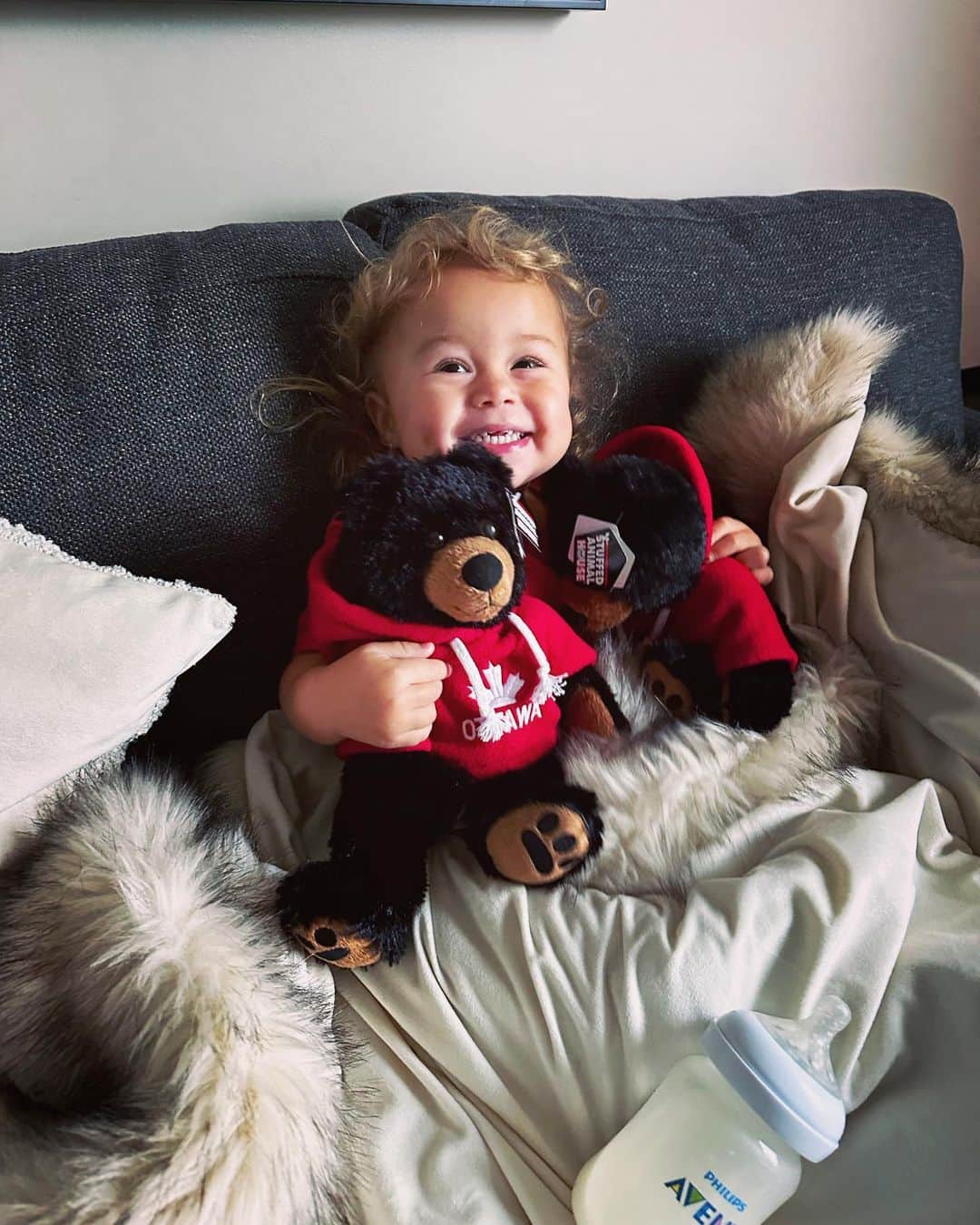 アレクサ・ヴェガのインスタグラム：「Only a Few more days left in 🇨🇦 filming. Safe to say the kids have really enjoyed Ottowa! Thanks for your hospitality 😊」