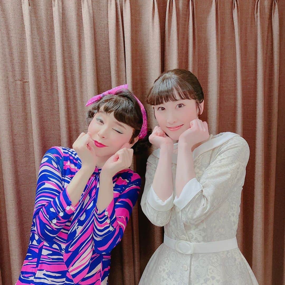 松井玲奈のインスタグラム：「『ミナト町純情オセロ』無事、全公演が終わりました。 ご来場いただいたみなさん、公演の無事を祈ってくださったみなさん、ありがとうございました。  寒い寒いと言っていた時期から、新緑が心地よくなるまでの期間、全力で走り抜けました。  お写真は、愛する中谷さとみさんと、頼れる山本カナコさん。 全員と写真を撮りたかったけど、相変わらず「写真を撮りましょう！」のタイミングがわからない私。 思い出は胸の中に、全部焼き付けました。 またこの場所に戻ってくるぞー！」