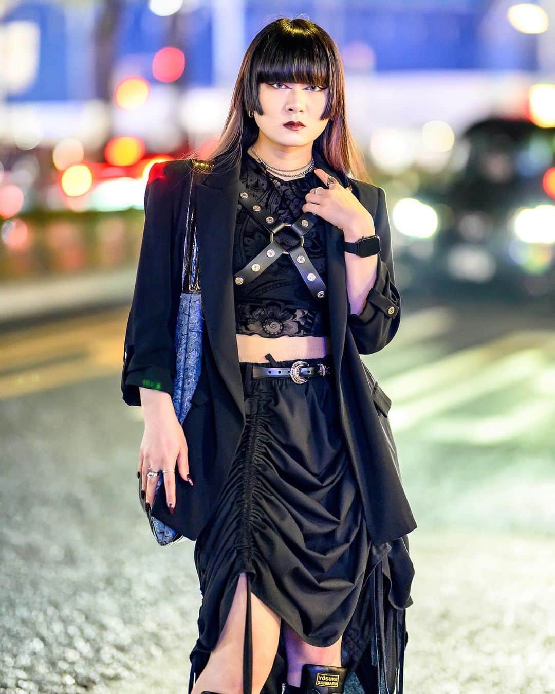 Harajuku Japanさんのインスタグラム写真 - (Harajuku JapanInstagram)「Japanese dancer and fetish model Alice (@alice22o_) on the street in Harajuku with a hime hairstyle, striking eye makeup and all black look featuring a harness over a vintage top, a belted strappy Not Conventional skirt, Antiviral accessories, a shoulder bag, and tall Yosuke platform boots. She also told us that Torauma is her favorite musician. Check Alice's personal Instagram for more of her fashion and dance life in Tokyo.」5月3日 6時56分 - tokyofashion