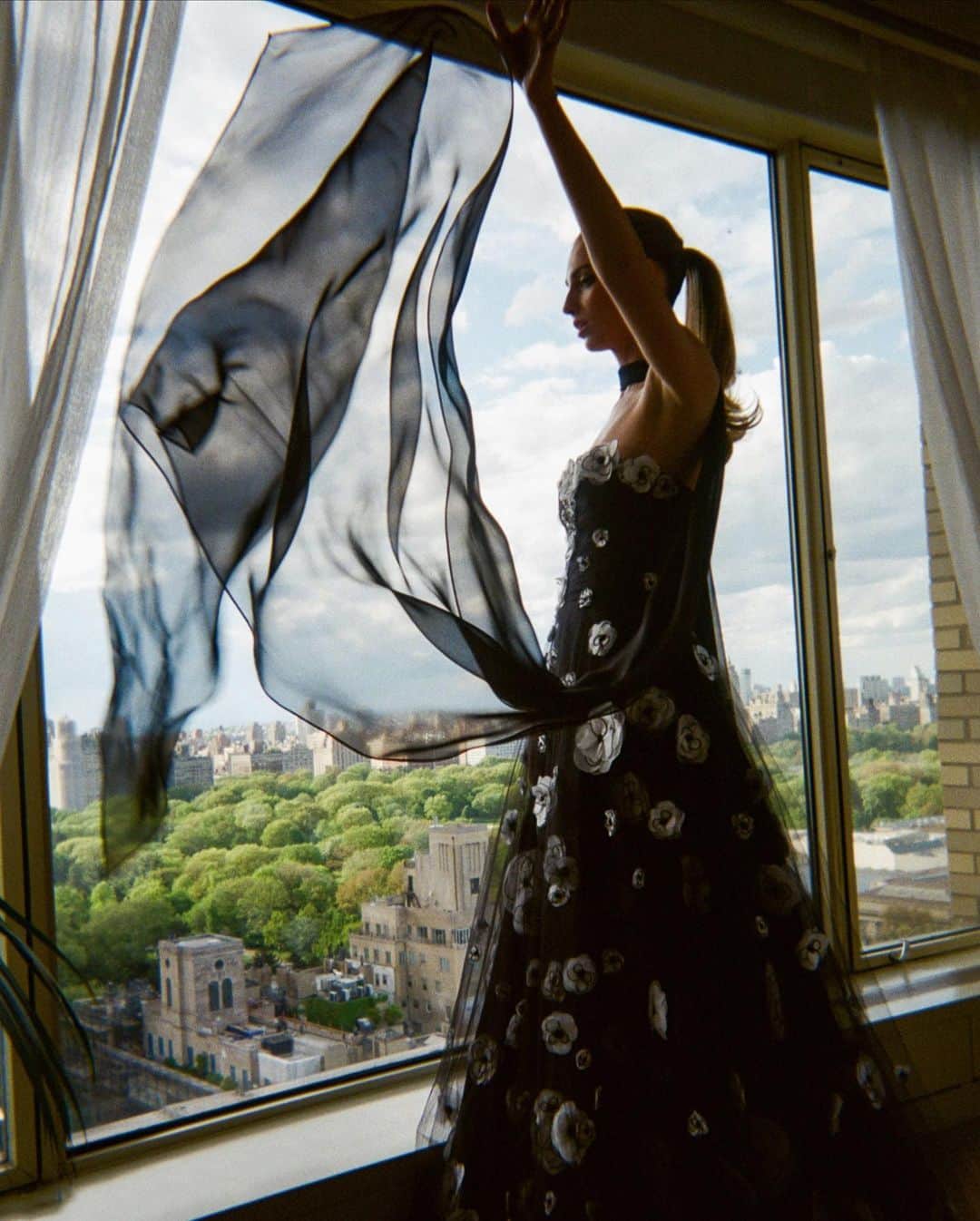 ダイアン フォン ファステンバーグのインスタグラム：「MET memories with @tvf and @therealdvf 🖤 #DVF #metgala」