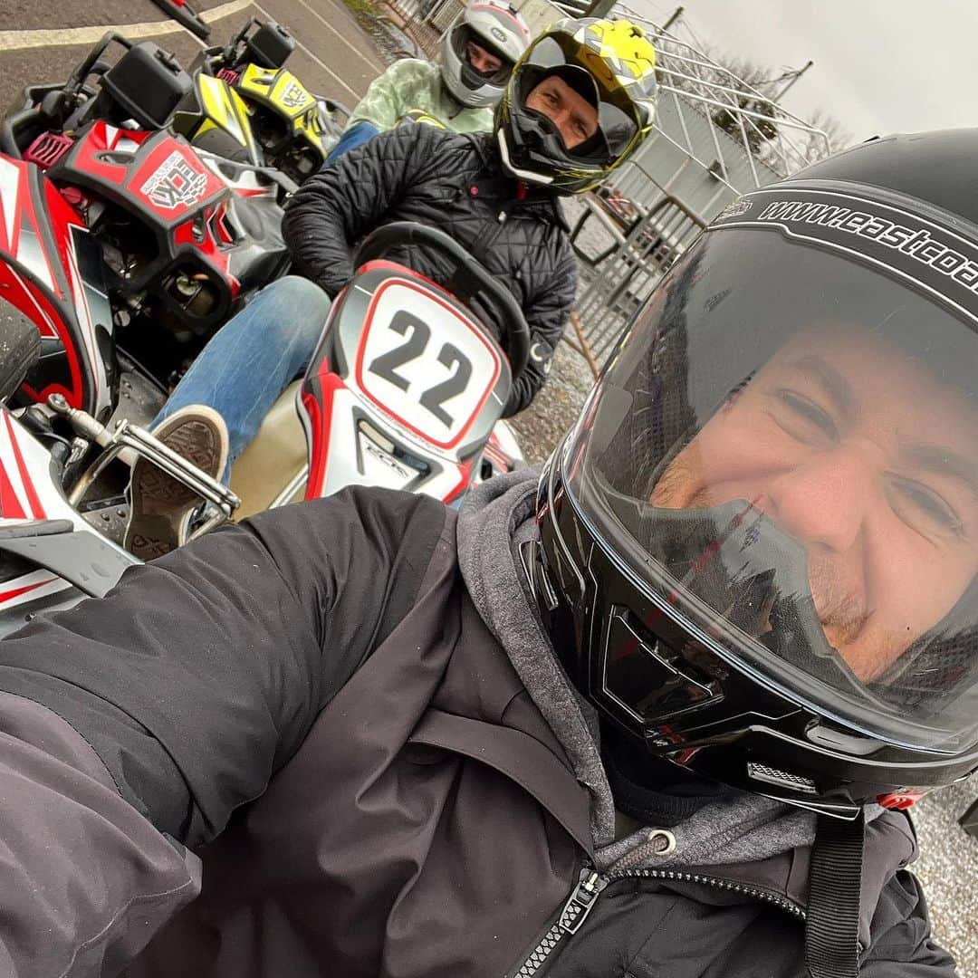 ジェイソン・ブラウンさんのインスタグラム写真 - (ジェイソン・ブラウンInstagram)「Pit stop in Moncton! 🏎️🏁  Thanks @east_coast_karting for hosting us & @pipergilles for organizing such a fun day on the track!! 3rd @starsonice show tomorrow!! We’ll race you there…✨   #moncton #newbrunswick #gokarting #karting #racetrack #canada #starsonice #tour #soi2023」5月3日 8時02分 - jasonbskates