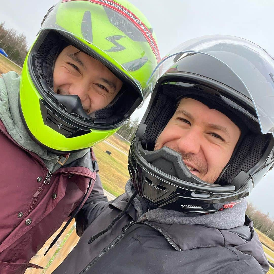 ジェイソン・ブラウンさんのインスタグラム写真 - (ジェイソン・ブラウンInstagram)「Pit stop in Moncton! 🏎️🏁  Thanks @east_coast_karting for hosting us & @pipergilles for organizing such a fun day on the track!! 3rd @starsonice show tomorrow!! We’ll race you there…✨   #moncton #newbrunswick #gokarting #karting #racetrack #canada #starsonice #tour #soi2023」5月3日 8時02分 - jasonbskates