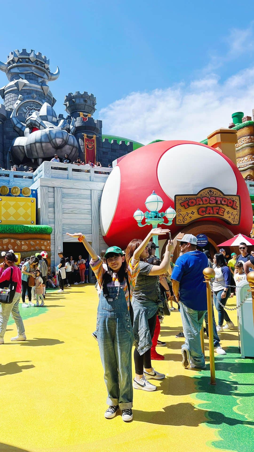 Zooey Miyoshiのインスタグラム：「What we ordered at Toadstool Cafe in #supernintendoworld @unistudios ! You need a reservation to dine here and can do so when you enter the land. Everything was so cute !!! 🍄 Unfortunately they take the mushroom top away when they bring your soup because people have been known to take them home when they weren’t supposed to 🥹 #atuniversal #toadstoolcafe #minifoodie」