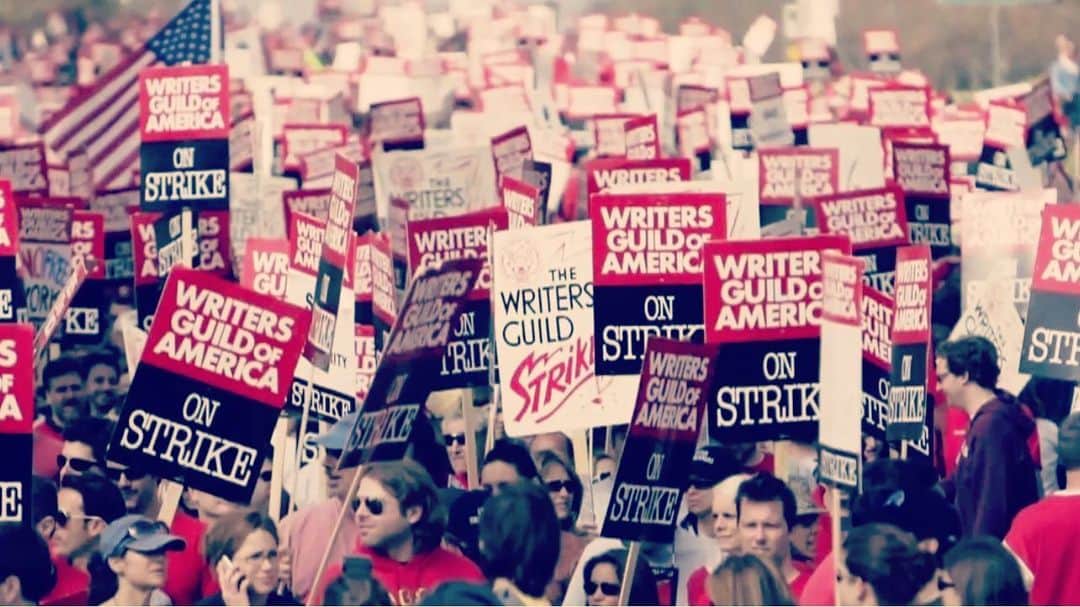 のインスタグラム：「Now and always, we stand with OUR WRITERS. Without them, we have nothing. Their survival has to be affirmed, making sure they can live with a working wage— THIS is why this is so important.   The writers, the writers, the writers—they are the heart beat of all we do.  #wgastrong #solidarity #writersstrike2023」