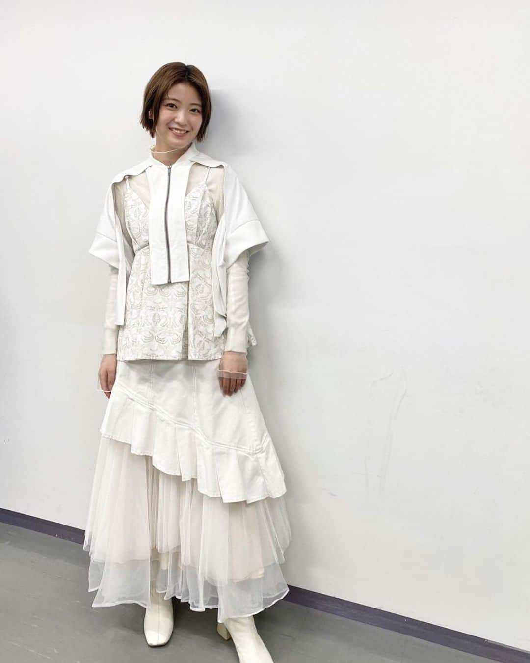 工藤美桜のインスタグラム：「ものまねグランプリ ありがとうございました🤍  @shiroma_official   👗　@shingo_tsuno  💄　@maaaaasahi0514」