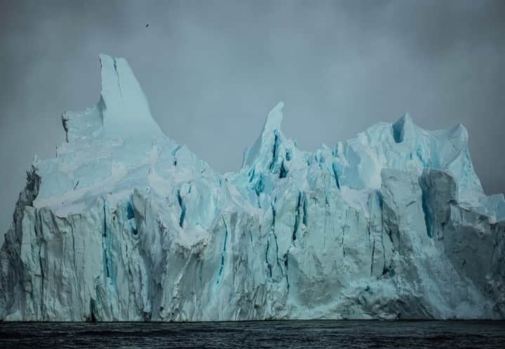 ジミー・チンさんのインスタグラム写真 - (ジミー・チンInstagram)「Some places in the world defy the imagination through their shape and form. The ice fjords of Illulissat Greenland is one of those places.」5月3日 21時27分 - jimmychin