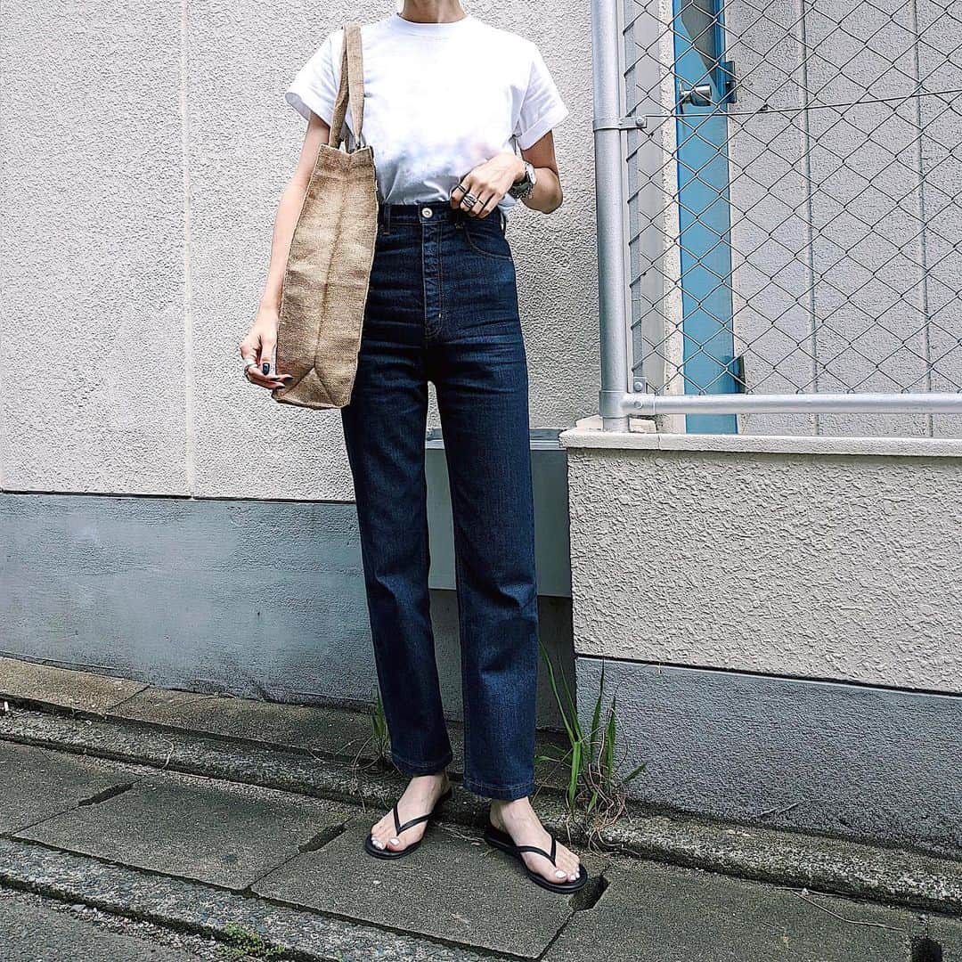 maai0528のインスタグラム：「〻👧🏻🐰🍓🍨 Ｏotd‥💜 スーパー行くときは デッカい鞄持って行くよ。 ． ． ． #fashionstyle  #MOUSSY #uniqlo  #pixelで撮影」