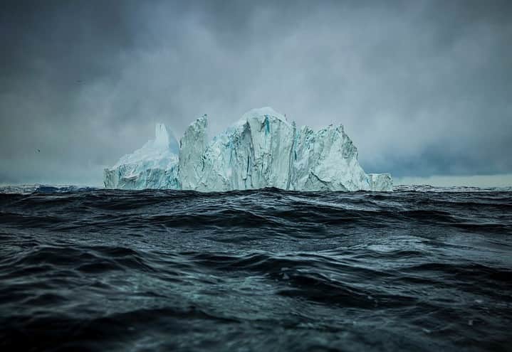 ジミー・チンさんのインスタグラム写真 - (ジミー・チンInstagram)「Some places in the world defy the imagination through their shape and form. The ice fjords of Illulissat Greenland is one of those places.」5月3日 21時27分 - jimmychin