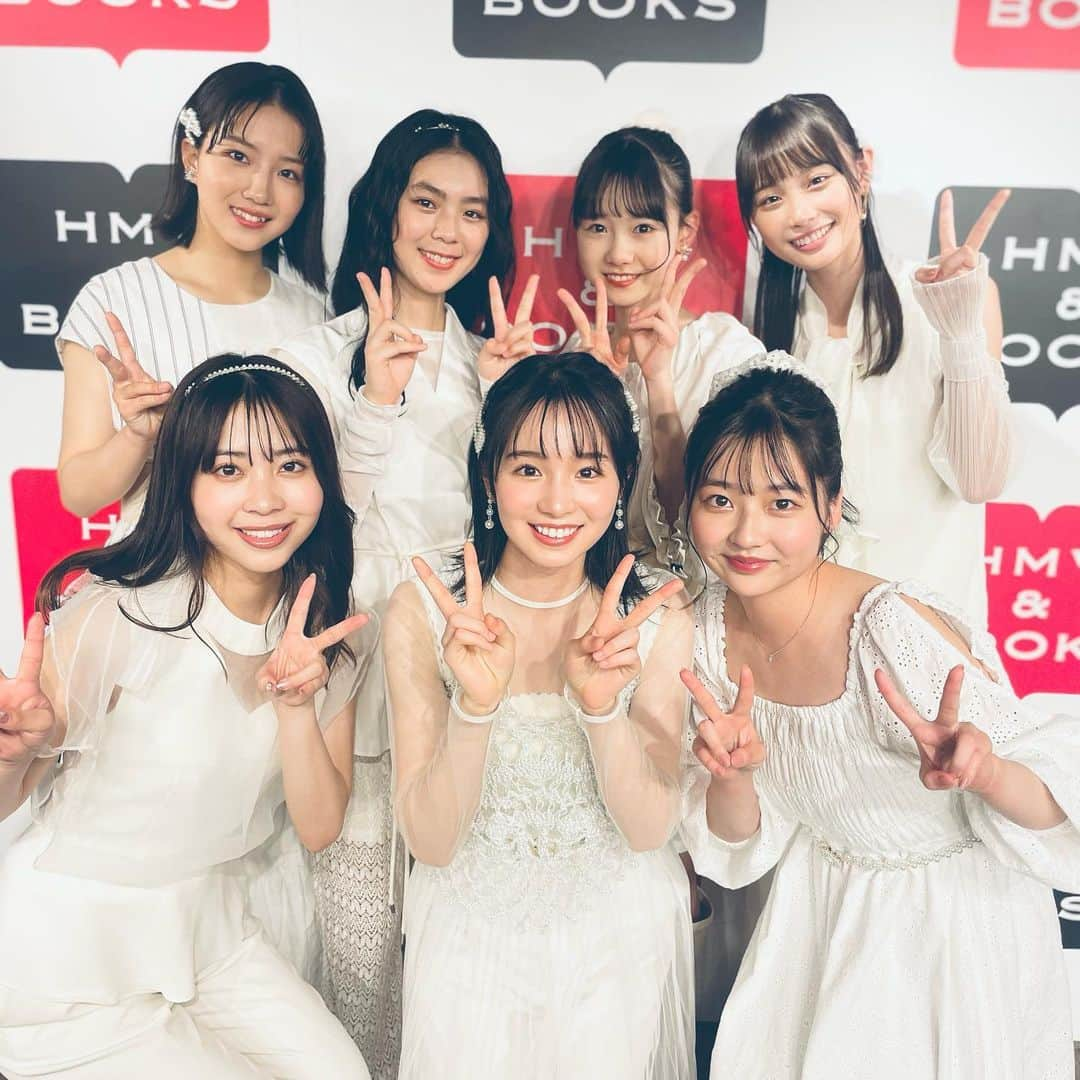 私が女優になる日_さんのインスタグラム写真 - (私が女優になる日_Instagram)「. ✦••┈┈  ㊗️#ブルーベリーソーダ  　　　　　　CDデビュー👏✨ 　　　　　　　　　　　　⠀┈┈••✦ ⁡ 昨夏にユニット活動が決まり、 歌手活動が決まり、CDデビューの今日に 至るまで怒涛の日々を過ごしできた7人🤍 ⁡ 先週末の「#私が女優になる日」 ブルーベリーソーダSPの放送にもありましたが、 たくさんの笑顔を見せてくれる一方で 時に泣きながら、緊張で手や足を震わせながらも 必死に頑張ってきた彼女たちの努力が詰まった CDになっております😌 ⁡ 引き続き応援よろしくお願いします🫐 ⁡ #幸澤沙良 #大平くるみ #馬越友梨  #大嵩愛花 #鈴木悠華 #大橋小春 #田村藍　 ⁡ #ベリソダ って呼んでね #ブルーベリーソーダおめでとう㊗️ ⁡ #天使が通る　 #ブルーベリーフレーバー #そよ風になれるなら」5月3日 20時09分 - watajo_tbs