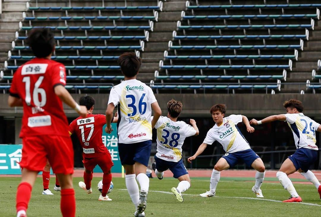 ROASSO KUMAMOTOさんのインスタグラム写真 - (ROASSO KUMAMOTOInstagram)「フォトレポート📸1️⃣ #ロアッソ熊本 #5月3日 #第13節 #ホームゲーム #ザスパクサツ群馬戦 #2-0 #勝利 #無失点 #平川怜⚽️ #粟飯原尚平⚽️ #応援ありがとうございます  次節は #5月7日 #ホームゲーム #ヴァンフォーレ甲府戦🔥 #13時キックオフ #えがお健康スタジアム #挑め高みへ」5月3日 20時20分 - roassokumamoto_official