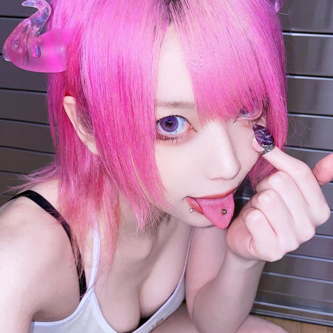 ぽにょ皇子さんのインスタグラム写真 - (ぽにょ皇子Instagram)「べーーーー('👅')  #cosplay #cosplayer #cosplaygirl #コスプレ #コスプレイヤー #グラビア #dj #ポートレート #portraitphotography #portrait #pink #Japanese」5月3日 20時24分 - ponyoouji