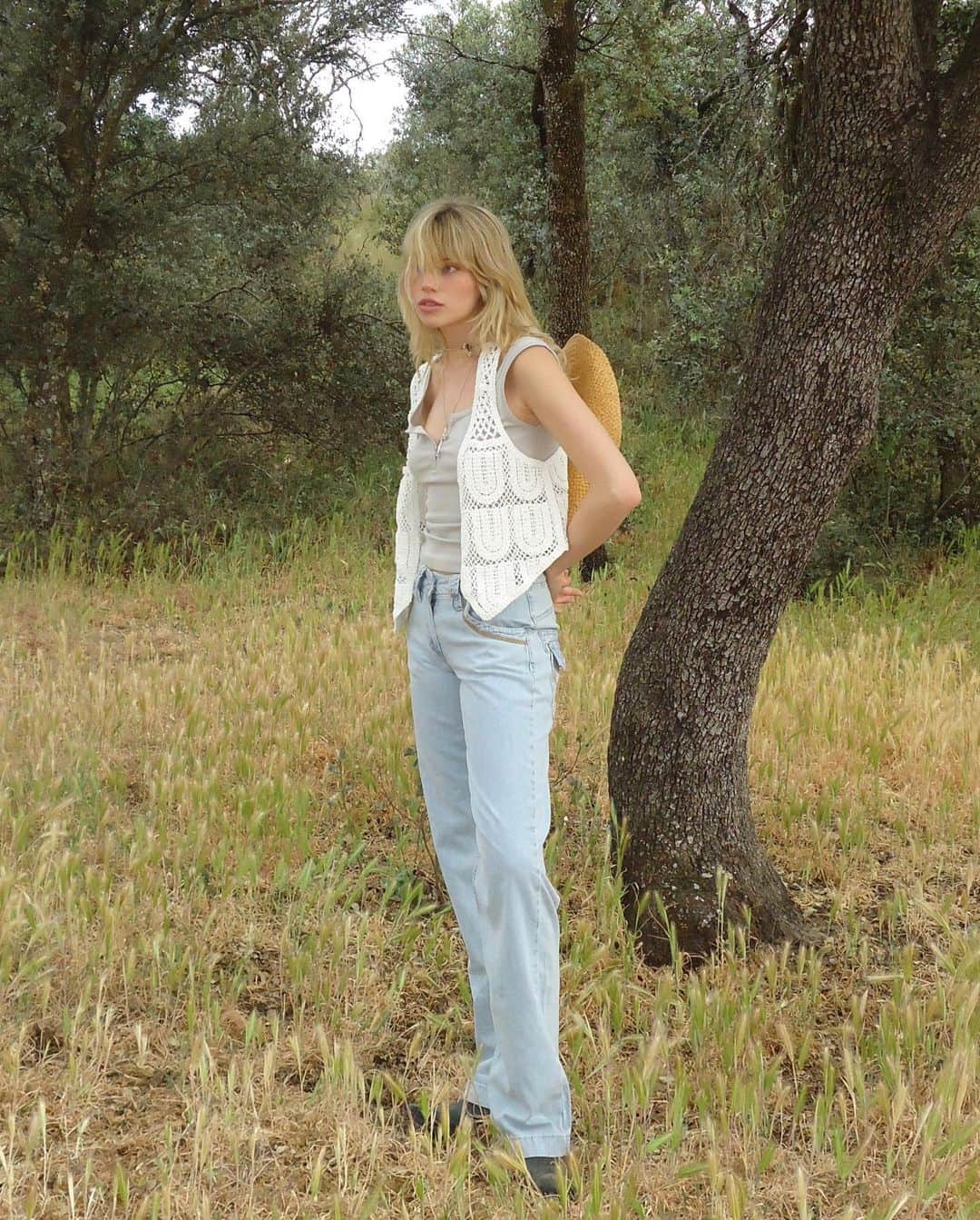 Subduedさんのインスタグラム写真 - (SubduedInstagram)「Todays poll; country or city life? 🌾💛 #subdued #subduedcommunity #subuedgirls #country #inspiration #ootd #ootdfashion」5月3日 20時29分 - subdued